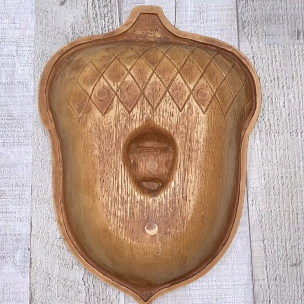 Multi Prod. Vintage acorn bowl hard plastic made in USA - Picture 2 of 4